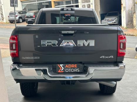 RAM 3500 6.7 I6 LARAMIE CABINE DUPLA TURBO DIESEL AUTOM�TICO, Foto 11