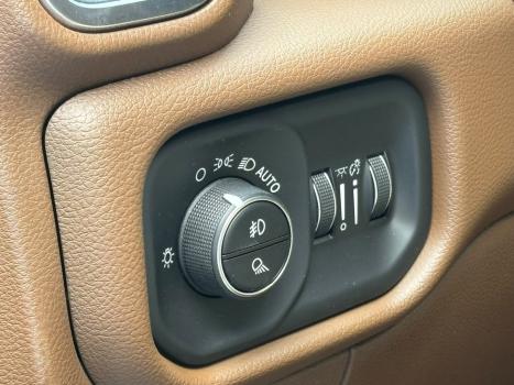 RAM 3500 6.7 I6 LARAMIE CABINE DUPLA TURBO DIESEL AUTOM�TICO, Foto 24