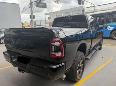 RAM 3500 6.7 I6 LIMITED LARAMIE CABINE DUPLA TURBO DIESEL AUTOM�TICO, Foto 10