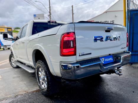 RAM 3500 6.7 I6 LIMITED LARAMIE CABINE DUPLA TURBO DIESEL AUTOM�TICO, Foto 4