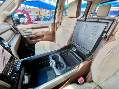 RAM 3500 6.7 I6 LIMITED LARAMIE CABINE DUPLA TURBO DIESEL AUTOM�TICO, Foto 23