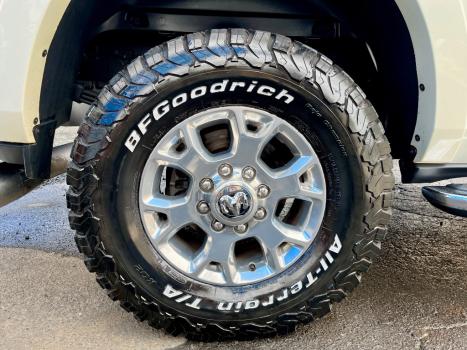 RAM 3500 6.7 I6 LIMITED LARAMIE CABINE DUPLA TURBO DIESEL AUTOM�TICO, Foto 18