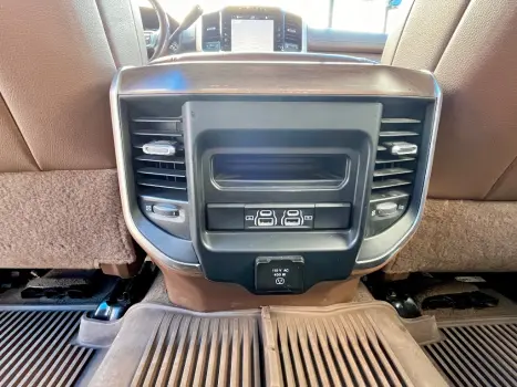 RAM 3500 6.7 I6 LIMITED LARAMIE CABINE DUPLA TURBO DIESEL AUTOM�TICO, Foto 12