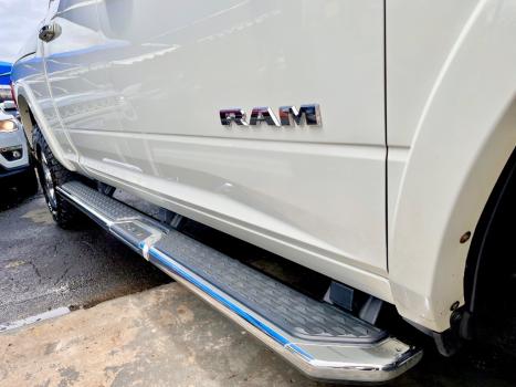 RAM 3500 6.7 I6 LIMITED LARAMIE CABINE DUPLA TURBO DIESEL AUTOM�TICO, Foto 16