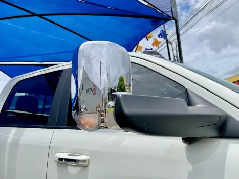 RAM 3500 6.7 I6 LIMITED LARAMIE CABINE DUPLA TURBO DIESEL AUTOM�TICO, Foto 17