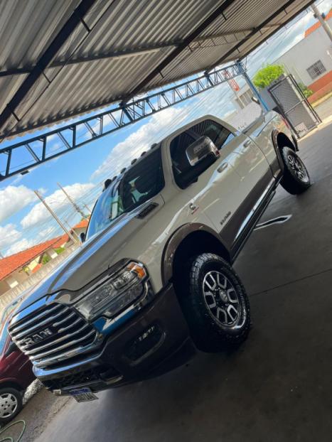 RAM 3500 6.7 I6 LIMITED LONG HORN CABINE DUPLA 4X4 TURBO DIESEL AUTOM�TICO, Foto 3