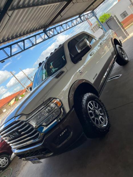 RAM 3500 6.7 I6 LIMITED LONG HORN CABINE DUPLA 4X4 TURBO DIESEL AUTOM�TICO, Foto 4