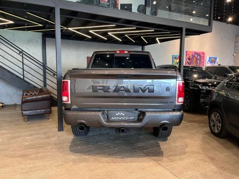 RAM Classic 5.7 V8 32V 4P HEMI LARAMIE NIGHT EDITION AUTOMÁTICO, Foto 2 RAM Classic 5.7 V8 32V 4P HEMI LARAMIE NIGHT EDITION AUTOMÁTICO, Foto 2