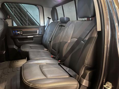 RAM Classic 5.7 V8 32V 4P HEMI LARAMIE NIGHT EDITION AUTOMÁTICO, Foto 7 RAM Classic 5.7 V8 32V 4P HEMI LARAMIE NIGHT EDITION AUTOMÁTICO, Foto 7