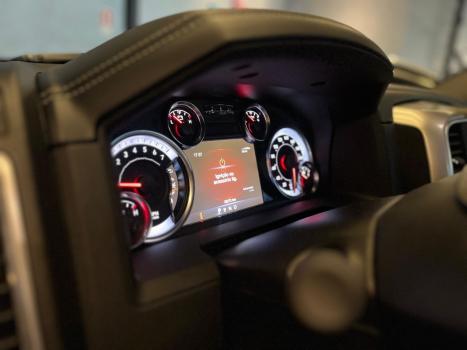 RAM Classic 5.7 V8 32V 4P HEMI LARAMIE NIGHT EDITION AUTOMÁTICO, Foto 12 RAM Classic 5.7 V8 32V 4P HEMI LARAMIE NIGHT EDITION AUTOMÁTICO, Foto 12