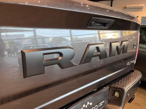 RAM Classic 5.7 V8 32V 4P HEMI LARAMIE NIGHT EDITION AUTOMÁTICO, Foto 15 RAM Classic 5.7 V8 32V 4P HEMI LARAMIE NIGHT EDITION AUTOMÁTICO, Foto 15