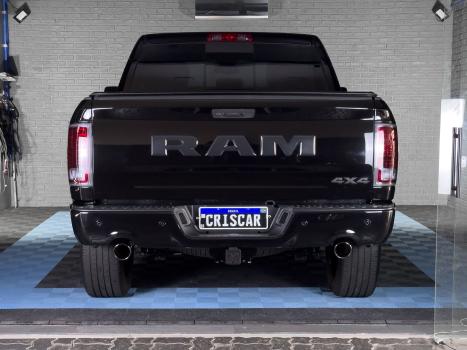 RAM Classic 5.7 V8 32V 4P HEMI LARAMIE NIGHT EDITION AUTOM�TICO, Foto 3