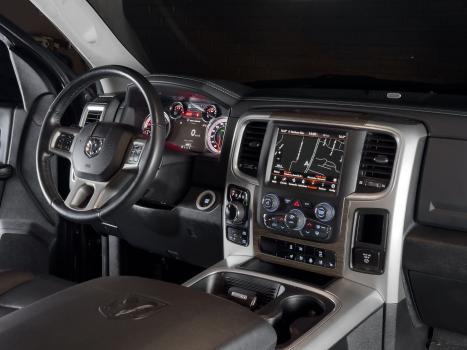 RAM Classic 5.7 V8 32V 4P HEMI LARAMIE NIGHT EDITION AUTOM�TICO, Foto 11