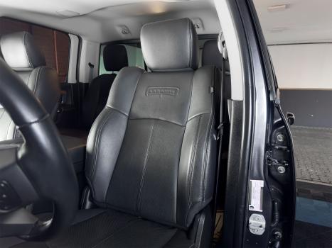 RAM Classic 5.7 V8 32V 4P HEMI LARAMIE NIGHT EDITION AUTOM�TICO, Foto 8