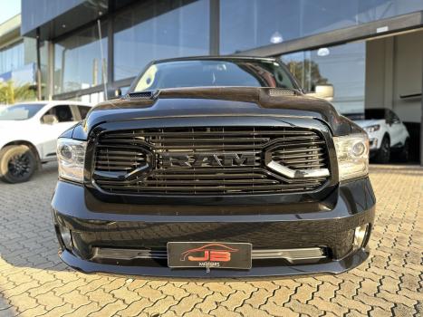 RAM Classic 5.7 V8 32V 4P HEMI LARAMIE NIGHT EDITION AUTOM�TICO, Foto 1