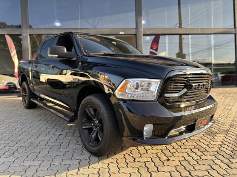 RAM Classic 5.7 V8 32V 4P HEMI LARAMIE NIGHT EDITION AUTOM�TICO, Foto 2