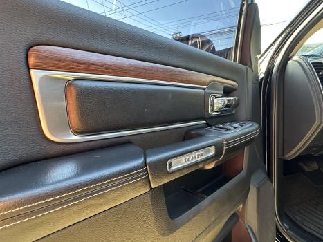 RAM Classic 5.7 V8 32V 4P HEMI LARAMIE NIGHT EDITION AUTOM�TICO, Foto 11