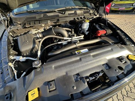RAM Classic 5.7 V8 32V 4P HEMI LARAMIE NIGHT EDITION AUTOM�TICO, Foto 12