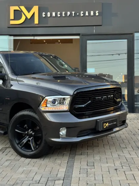 RAM Classic 5.7 V8 32V 4P HEMI LARAMIE AUTOM�TICO, Foto 2