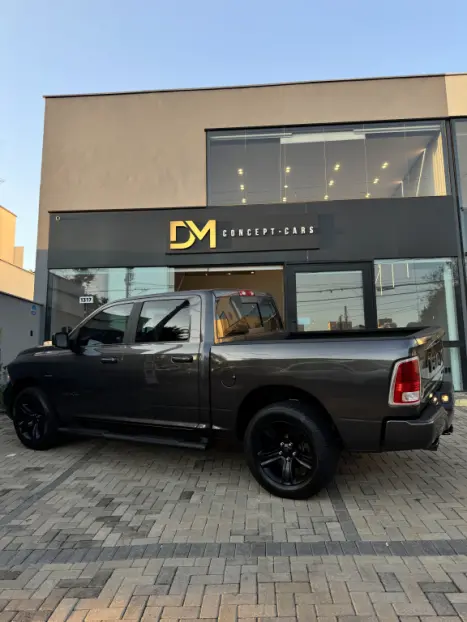 RAM Classic 5.7 V8 32V 4P HEMI LARAMIE AUTOM�TICO, Foto 10