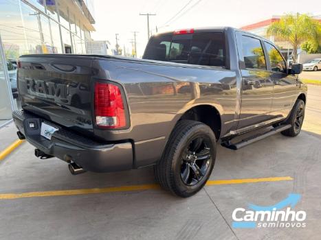 RAM Classic 5.7 V8 32V 4P HEMI LARAMIE NIGHT EDITION AUTOM�TICO, Foto 5
