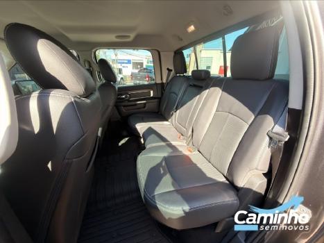 RAM Classic 5.7 V8 32V 4P HEMI LARAMIE NIGHT EDITION AUTOM�TICO, Foto 9