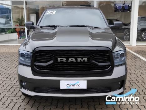 RAM Classic 5.7 V8 32V 4P HEMI LARAMIE NIGHT EDITION AUTOM�TICO, Foto 2