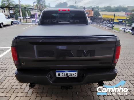 RAM Classic 5.7 V8 32V 4P HEMI LARAMIE NIGHT EDITION AUTOM�TICO, Foto 5