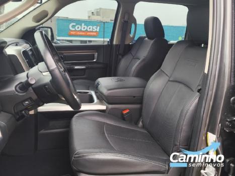 RAM Classic 5.7 V8 32V 4P HEMI LARAMIE NIGHT EDITION AUTOM�TICO, Foto 9