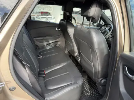 RENAULT Captur 1.3 16V 4P FLEX TCE INTENSE TURBO X-TRONIC AUTOM�TICO CVT, Foto 6