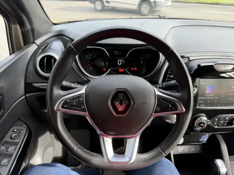 RENAULT Captur 1.3 16V 4P FLEX TCE INTENSE TURBO X-TRONIC AUTOM�TICO CVT, Foto 17
