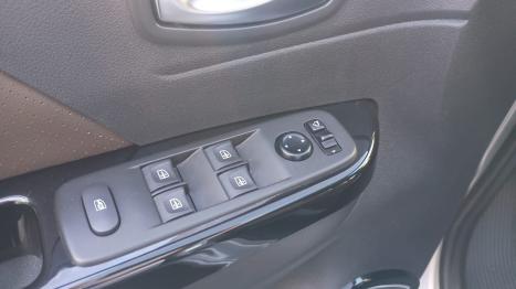 RENAULT Captur 1.3 16V 4P FLEX TCE ICONIC TURBO X-TRONIC AUTOM�TICO CVT, Foto 9