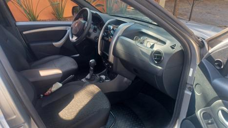 RENAULT Duster 1.6 16V 4P FLEX SCE AUTHENTIQUE X-TRONIC AUTOM�TICO, Foto 6