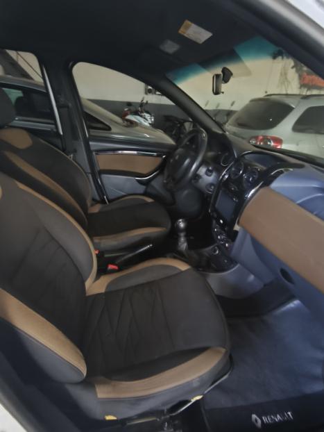 RENAULT Duster 2.0 16V 4P FLEX DYNAMIQUE 4X4, Foto 2 RENAULT Duster 2.0 16V 4P FLEX DYNAMIQUE 4X4, Foto 2