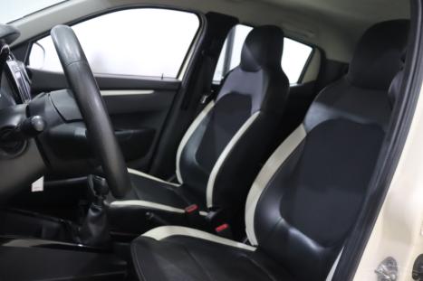 RENAULT Kwid 1.0 12V 4P SCE FLEX INTENSE, Foto 7 RENAULT Kwid 1.0 12V 4P SCE FLEX INTENSE, Foto 7