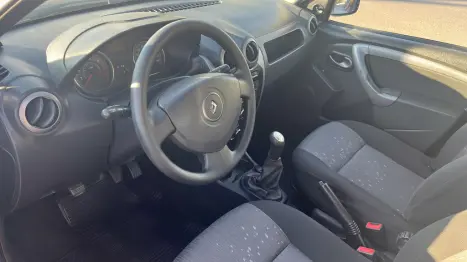 RENAULT Logan 1.0 16V 4P FLEX EXPRESSION, Foto 5