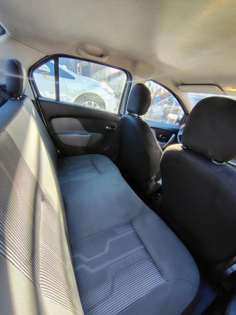 RENAULT Logan 1.0 16V 4P FLEX EXPRESSION, Foto 6