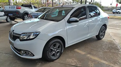 RENAULT Logan 1.6 4P FLEX DINAMIQUE, Foto 3 RENAULT Logan 1.6 4P FLEX DINAMIQUE, Foto 3