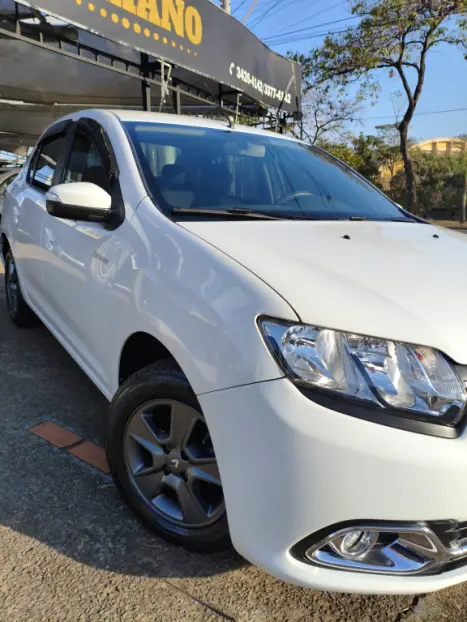 RENAULT Logan 1.6 4P FLEX DINAMIQUE, Foto 4 RENAULT Logan 1.6 4P FLEX DINAMIQUE, Foto 4