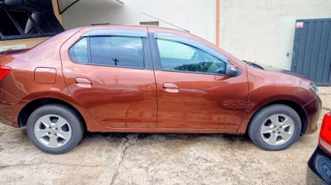 RENAULT Logan 1.6 4P FLEX DINAMIQUE, Foto 2 RENAULT Logan 1.6 4P FLEX DINAMIQUE, Foto 2