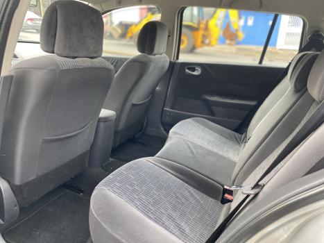 RENAULT Megane Grand Tour 1.6 16V 4P FLEX DYNAMIQUE, Foto 9 RENAULT Megane Grand Tour 1.6 16V 4P FLEX DYNAMIQUE, Foto 9