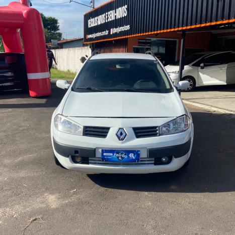 RENAULT Megane Grand Tour 1.6 16V 4P FLEX DYNAMIQUE, Foto 2