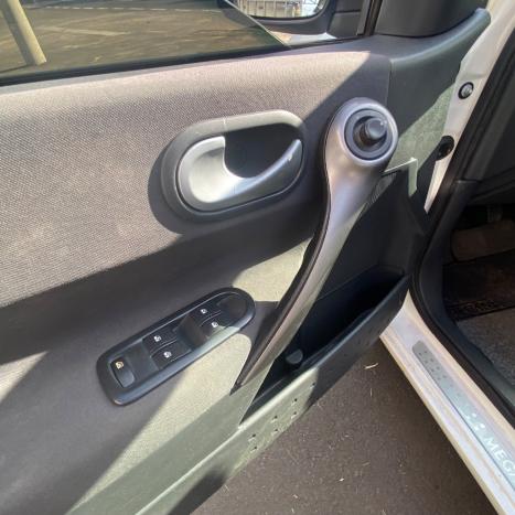 RENAULT Megane Grand Tour 1.6 16V 4P FLEX DYNAMIQUE, Foto 7