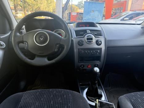 RENAULT Megane Grand Tour 1.6 16V 4P FLEX DYNAMIQUE, Foto 7