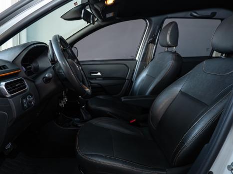 RENAULT Oroch 1.3 16V 4P OUTSIDER TURBO TCe AUTOM�TICO CVT, Foto 9