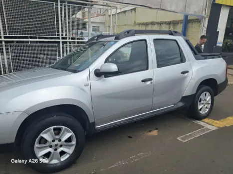 RENAULT Oroch 1.6 16V 4P FLEX EXPRESSION, Foto 2