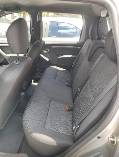 RENAULT Oroch 1.6 16V 4P FLEX EXPRESSION, Foto 6