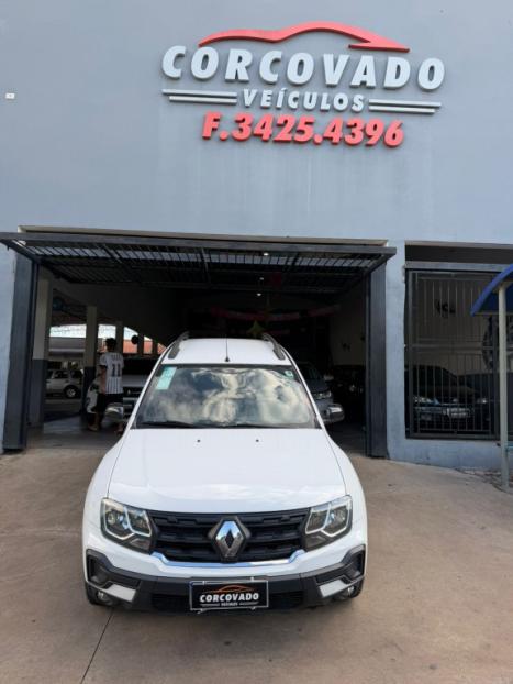 RENAULT Oroch 1.6 16V 4P FLEX INTENSE, Foto 9