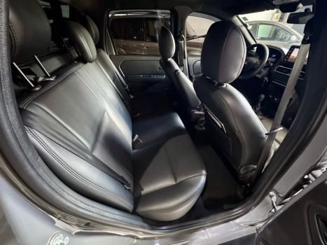 RENAULT Oroch 1.6 16V 4P FLEX INTENSE, Foto 8