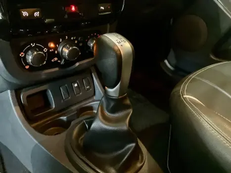 RENAULT Oroch 2.0 16V 4P FLEX DYNAMIQUE AUTOM�TICO, Foto 17